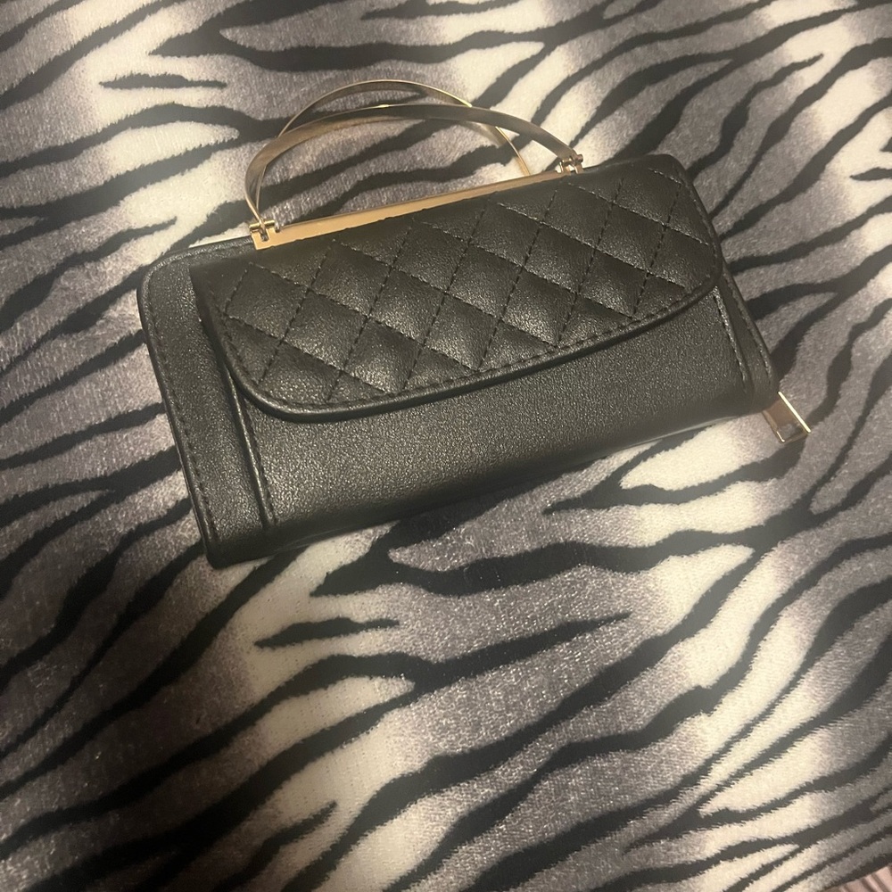 Elegant Black Quilted Women's Bag
